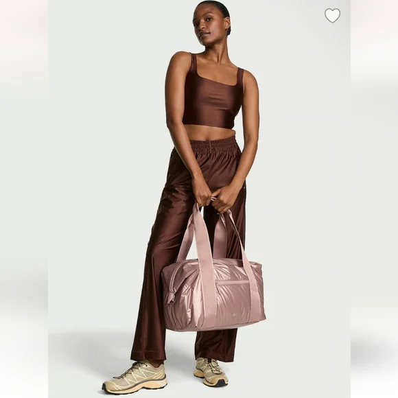 NWT! Victoria's Secret Large Pink Travel Duffle Bag - Picture 3 of 12